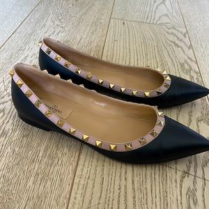 Authentic black Valentino Rockstud flats size 38/8
